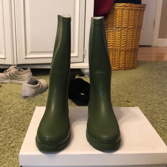 Vineyard Vines Boots - Picture 2 of 7